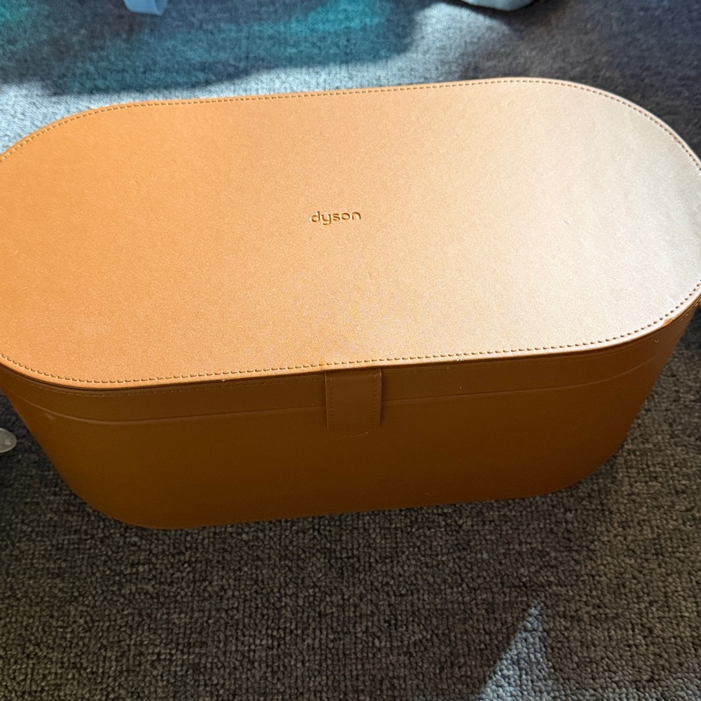 Dyson presentation case for your Dyson products airwrap